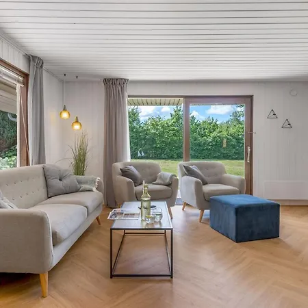 Gustava - 10km From The Sea By Interhome *
