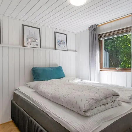 Gustava - 10km From The Sea By Interhome